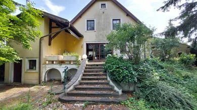 Hausansicht Garten