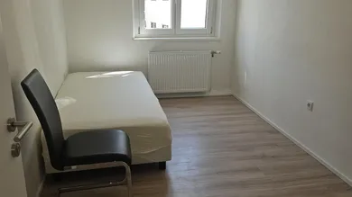 Zimmer hofseitig