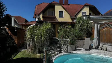 Ihre Liegenschaft mit Pool und idyllischen Garten