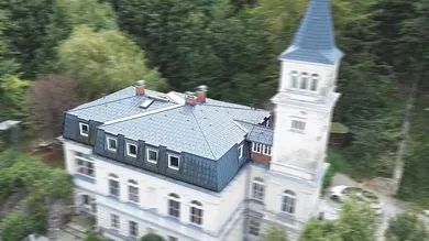 Aussenaufnahme - Dachgeschoßwohnung in Grau