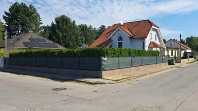 Straßenansicht