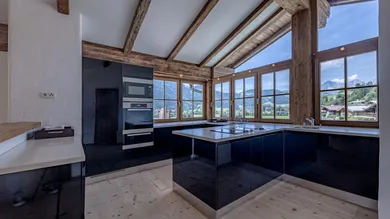 GGR14085-HDR