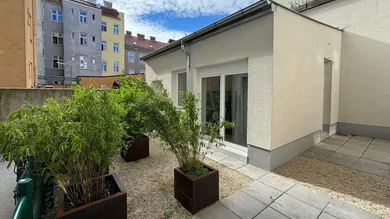 Vorplatz / Terrasse