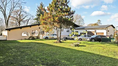 Haus und Grundstück