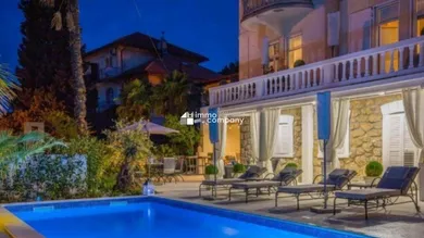 Villa mit Meerblick, Pool und Jacuzzi