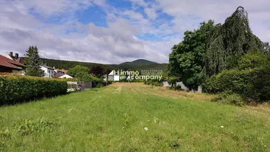Grundstück in wunderbarer exklusiver Lage an den Weinbergen