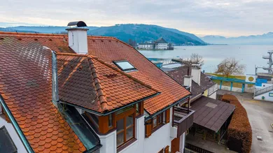 Haus mit See