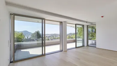 lichtdurchfluteter Koch-Wohn-Essbereich