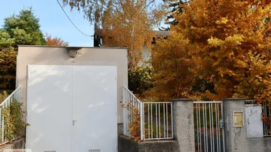 Zugang und Garage