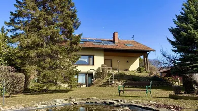 Haus Gartenansicht