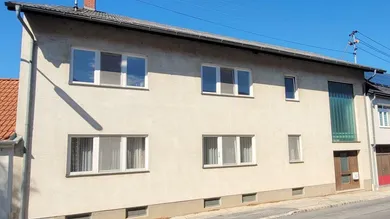 Hausansicht von der Straße