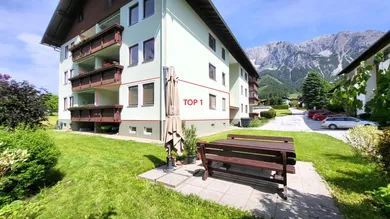 Wohnung Halbstock
