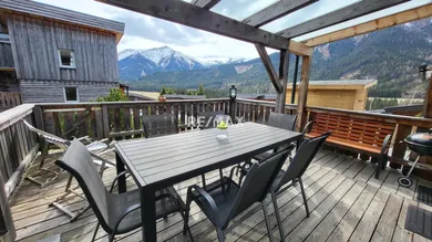 Terrasse mit Blick in die Berge
