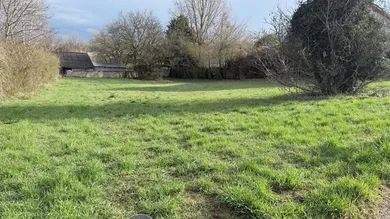 sonniger Baugrund