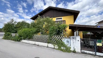 Haus mit Carport