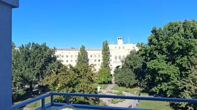 1 Balkonwohnung 1210