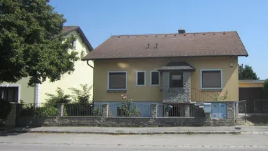 Außen Straßenseite