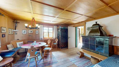 Ein-Zweifamilienhaus-in-Schwarzach--09252025_082534 1