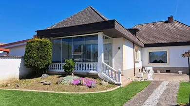 Haus im Bungalow-Stil (Dach ev. später ausbaubar)