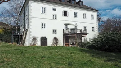 Historisches Herrenhaus mit Nebengebäuden, Immobilien-Kurz-Salzburg