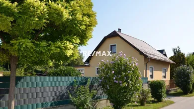 Haus strassenseitig