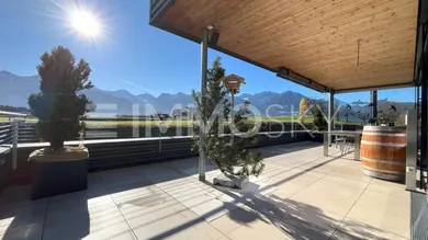 Sonnige Terrasse mit herrlicher Aussicht