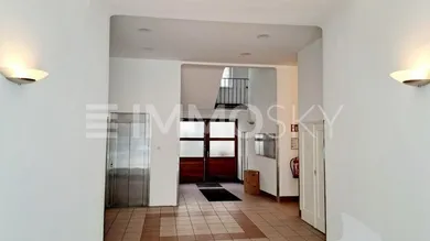 Hauseingang/Aufzug