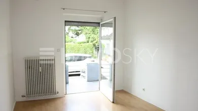 Wohnzimmer mit 18 m2 Terrasse