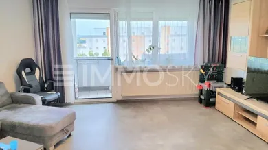 Wohnraum mit Balkon