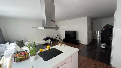 Küche + Wohnzimmer