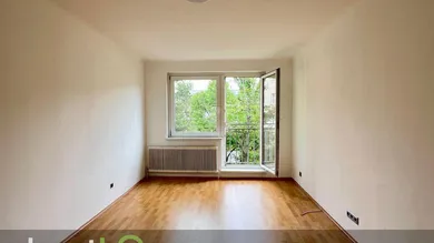 Wohnzimmer mit franz. Balkon