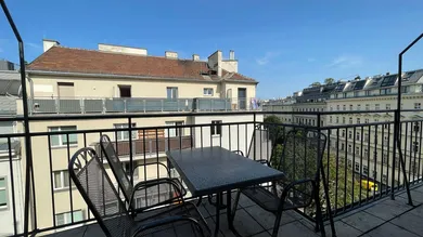 Grosszuegige Terrasse