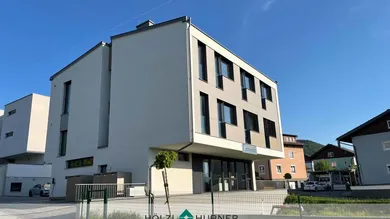 hoelzlhubnerimmobilien-büro-eugendorf