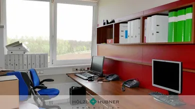 hoelzlhubnerimmobilien buero wals nahe autobahn