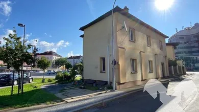 Haus strassenseitig
