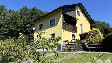 Wohnhaus mit Garten