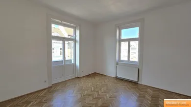 Eckzimmer mit Minibalkon