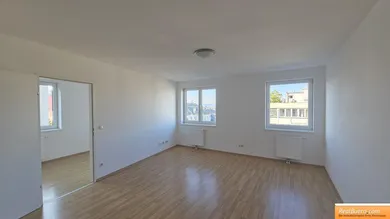 Wohnesszimmer mit Einbauküche