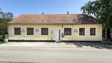 Außenansicht von der Straße aus