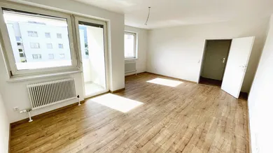 Wohn.-Esszimmer mit Loggia