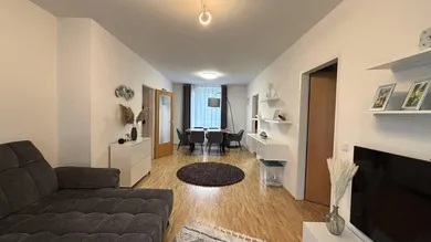 Wohnzimmer/Esszimmer