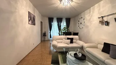 Wohnzimmer/Esszimmer