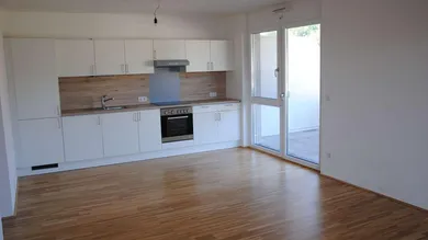 Wohn-Esszimmer-mit-Kueche