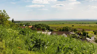 Baugrund m. Panorama-/Seeblick, Neusiedl/See