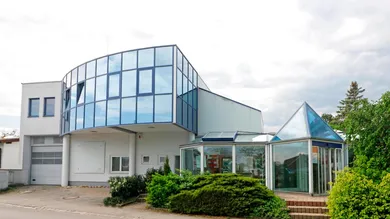 Schauraum, Büro, Garage