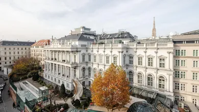 Blick zum Palais Coburg