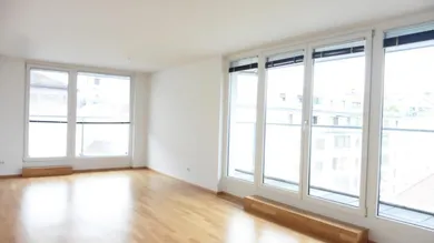 schöner, heller Wohnraum