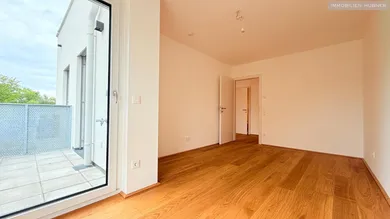 Schlafzimmer mit Balkonblick