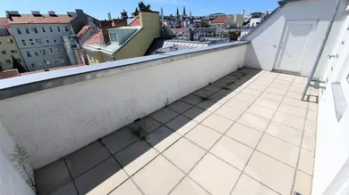 traumhafte, sonnige Terrasse