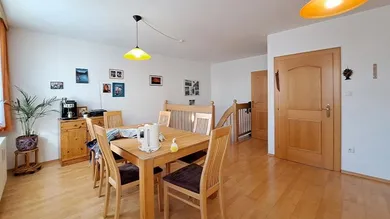 HP1-5-Zimmer-Maisonette-Taxham-Wohnzimmer